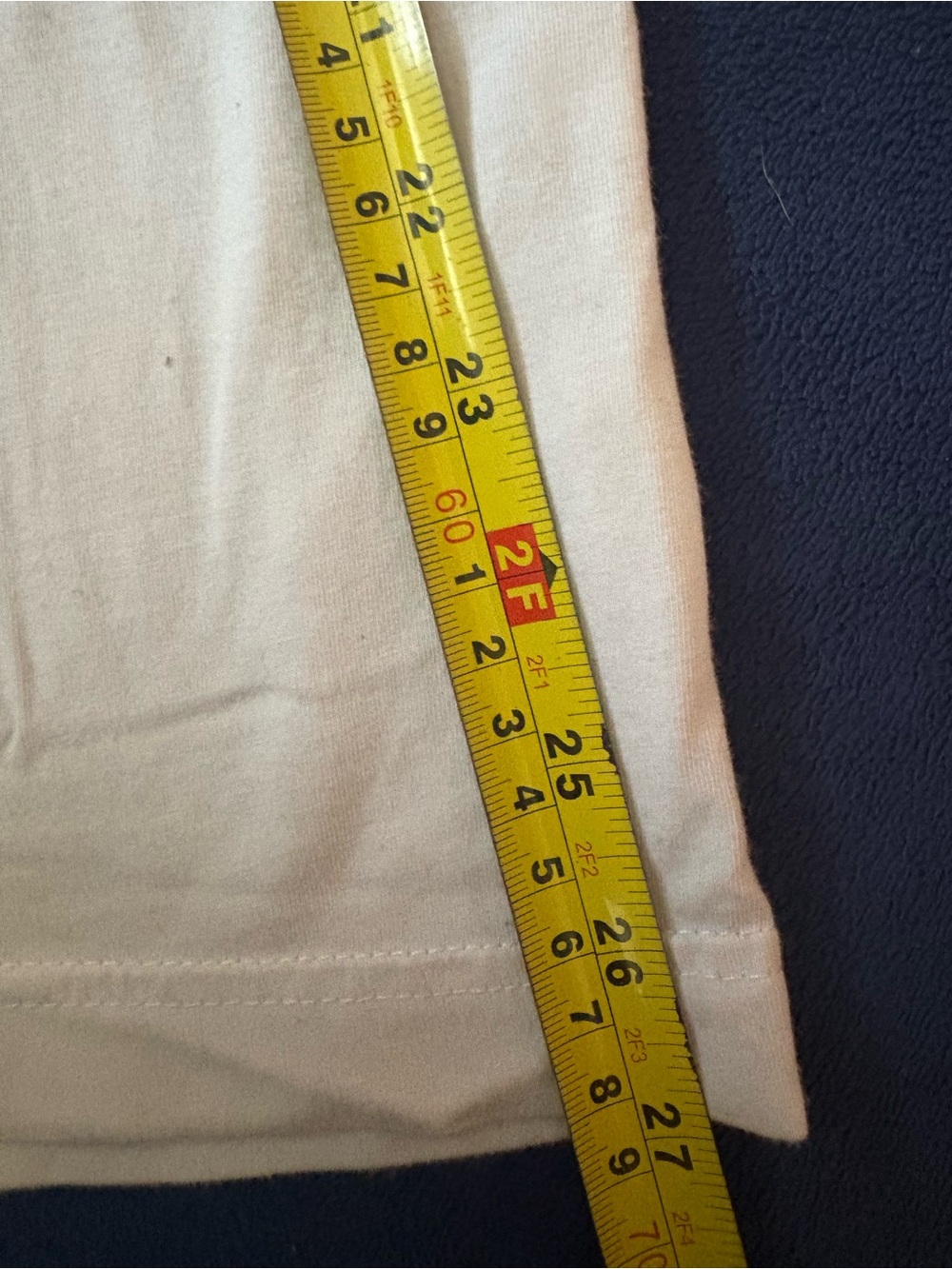Tommy Hilfiger Men’s White Classic Flag Logo T-Shirt - Picture 6 of 8
